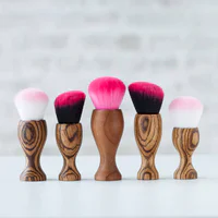 https://image.sistacafe.com/w200/images/uploads/content_image/image/120198/1460969909-PKart-makeup-brushes.jpg