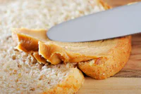 https://image.sistacafe.com/w200/images/uploads/content_image/image/120266/1460978874-peanut-butter-being-spread-on-bread-horiz_es8qfx.jpg