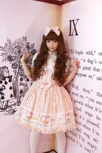 https://image.sistacafe.com/w200/images/uploads/content_image/image/120294/1460984670-gorgeous-sweet-lolita.jpg