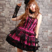 https://image.sistacafe.com/w200/images/uploads/content_image/image/120306/1460984936-1437379286-slim_popular_red_lolita_punk_dress_costume_by_wigisfashion-d5ej2qc.jpg