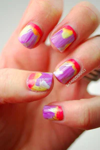 https://image.sistacafe.com/w200/images/uploads/content_image/image/120676/1461054742-Abstract-Nails.jpg