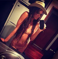 https://image.sistacafe.com/w200/images/uploads/content_image/image/122871/1461425124-Kendall-Jenner-Bikini-Pictures.jpg