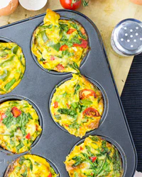 https://image.sistacafe.com/w200/images/uploads/content_image/image/123162/1461499396-Low-Carb-egg-Breakfast-muffins.jpg