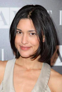 https://image.sistacafe.com/w200/images/uploads/content_image/image/126816/1462250077-Celebrities-With-Black-Medium-Length-Hair-For-Asian-Women.jpg