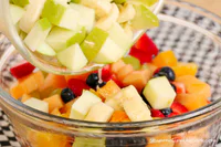 https://image.sistacafe.com/w200/images/uploads/content_image/image/128346/1462512202-8-apples-in-fruit-salad.jpg