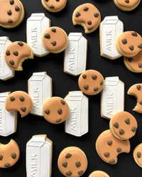 https://image.sistacafe.com/w200/images/uploads/content_image/image/131042/1463103605-graphic-designer-makes-custom-cookies-holly-fox-design-20-572da2bed4c6e__700.jpg
