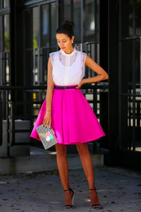 https://image.sistacafe.com/w200/images/uploads/content_image/image/131998/1463241768-7.-ice-cream-clutch-with-feminine-outfit.jpg