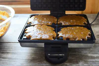 https://image.sistacafe.com/w200/images/uploads/content_image/image/133552/1463559178-Tasty-Kitchen-Blog-Gingerbread-Waffles-12.jpg