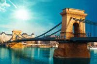 https://image.sistacafe.com/w200/images/uploads/content_image/image/134451/1463716787-Budapest-Hungary-Chain-Bridge.jpg