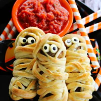 https://image.sistacafe.com/w200/images/uploads/content_image/image/134680/1463740553-cheesy-meatball-mummy-make-easy-weight-loss-halloween-snack-tip-food-recipe.jpg