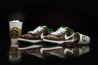 https://image.sistacafe.com/w200/images/uploads/content_image/image/136652/1464163086-Nike-SB-Dunk-Low-Premium-Starbucks-4-600x400.jpg