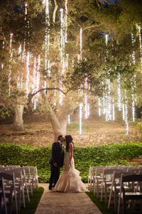 https://image.sistacafe.com/w200/images/uploads/content_image/image/136716/1464167633-magical-wedding-photo-shewanders.jpg