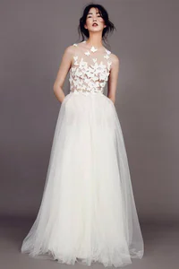 https://image.sistacafe.com/w200/images/uploads/content_image/image/137343/1464255727-kaviargauche-bridalcouture-2015-papillondamourdress3-645x968.jpg