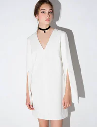 https://image.sistacafe.com/w200/images/uploads/content_image/image/137353/1464255800-cameo-white-cape-dress-645x840.jpg