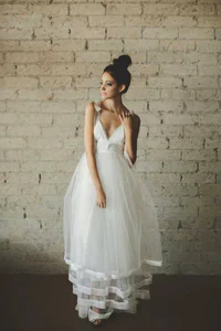 https://image.sistacafe.com/w200/images/uploads/content_image/image/137387/1464256051-juliana-gown-cleo-clementine-645x968.jpg