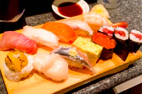https://image.sistacafe.com/w200/images/uploads/content_image/image/139478/1464751912-sushi-iwa-1.jpg