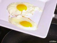 https://image.sistacafe.com/w200/images/uploads/content_image/image/14122/1435655944-670px-Make-Sunny-Side-up-Eggs-Step-9.jpg