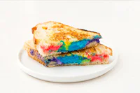 https://image.sistacafe.com/w200/images/uploads/content_image/image/142762/1465313627-Upgrade-Your-Sandwich-With-This-Magical-Rainbow-Grilled-Cheese-Recipe7.jpg