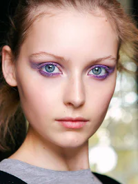 https://image.sistacafe.com/w200/images/uploads/content_image/image/144318/1465551951-Purple-Colored-mascara-whom-it-suits-and-how-to-use-it.jpg