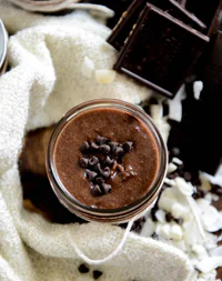 https://image.sistacafe.com/w200/images/uploads/content_image/image/14463/1435743834-homemade-chocolate-coconut-sugar-scrub-I-howsweeteats.com-3-2.jpg