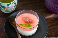https://image.sistacafe.com/w200/images/uploads/content_image/image/145201/1465799947-Cherry-Blossom-Milk-Pudding-540x360.jpg