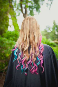 https://image.sistacafe.com/w200/images/uploads/content_image/image/148336/1466375725-rainbow-hair-chalk.jpg