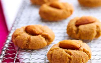 https://image.sistacafe.com/w200/images/uploads/content_image/image/154656/1467185538-almond-butter-cookies.jpg