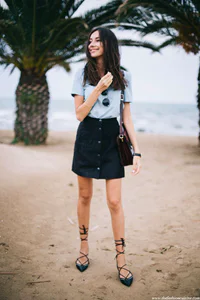 https://image.sistacafe.com/w200/images/uploads/content_image/image/156212/1467490860-black-button-down-suede-skirt-Zara-light-blue-structured-top-pointed-lace-up-flats-burgundy-leather-bag-thefashioncuisine-1.jpg