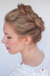 https://image.sistacafe.com/w200/images/uploads/content_image/image/15862/1436246615-Hair-Romance-braided-crown-hairstyle.jpg