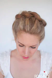 https://image.sistacafe.com/w200/images/uploads/content_image/image/15885/1436254621-Hair-Romance-braided-crown-hair-tutorial.jpg