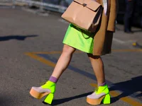 https://image.sistacafe.com/w200/images/uploads/content_image/image/159074/1468069245-08818-neon-shoes-milan-fashion-img-6-540x405.jpg