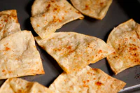 https://image.sistacafe.com/w200/images/uploads/content_image/image/16171/1436349584-homemade-cool-ranch-baked-tortilla-chips-3.jpg