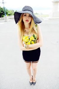 https://image.sistacafe.com/w200/images/uploads/content_image/image/163490/1468999389-3.-floral-yellow-prints-top-black-skirt.jpg
