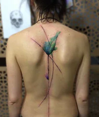 https://image.sistacafe.com/w200/images/uploads/content_image/image/164615/1469167656-Watercolor-spine-tattoo-9.jpg