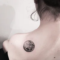 https://image.sistacafe.com/w200/images/uploads/content_image/image/168333/1469637665-lunar-moon-tattoo.jpg