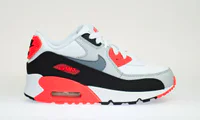 https://image.sistacafe.com/w200/images/uploads/content_image/image/16860/1436549231-nike_air_max_90_ps_307794-137_1.jpg