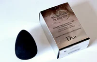 https://image.sistacafe.com/w200/images/uploads/content_image/image/172199/1470123696-Dior_backstage_blender_review_thumb_2_.png