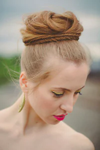 https://image.sistacafe.com/w200/images/uploads/content_image/image/172930/1470145736-ballerina-bun-updos-wedding-hairstyles-for-long-hair-brides.jpg