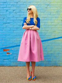 https://image.sistacafe.com/w200/images/uploads/content_image/image/173689/1470207684-5.-cobalt-blue-top-with-lavender-full-skirt-and-cute-pumps.jpg