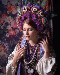 https://image.sistacafe.com/w200/images/uploads/content_image/image/174408/1470239364-traditional-ukrainian-crowns-treti-pivni-32-57985bfd325e5__605.jpg