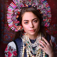 https://image.sistacafe.com/w200/images/uploads/content_image/image/174419/1470239454-traditional-ukrainian-crowns-treti-pivni-19-57985bd80d2d3__605.jpg