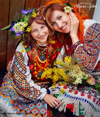 https://image.sistacafe.com/w200/images/uploads/content_image/image/174424/1470239509-traditional-ukrainian-crowns-treti-pivni-43-57985c1eaed0f__605.jpg