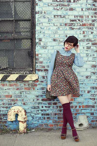 https://image.sistacafe.com/w200/images/uploads/content_image/image/174986/1470294943-4.-printed-dress-and-shirt-with-socks-and-heels.jpg