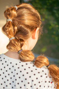 https://image.sistacafe.com/w200/images/uploads/content_image/image/17624/1436870628-Hair-Romance-School-hair-the-braided-bubble-ponytail-tutorial.jpg