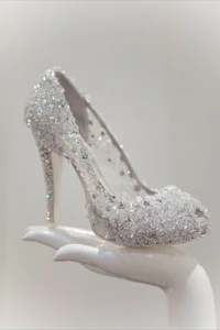 https://image.sistacafe.com/w200/images/uploads/content_image/image/177435/1470587638-101-stunning-high-heel-shoes-pinterest_116.jpg