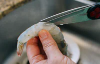 https://image.sistacafe.com/w200/images/uploads/content_image/image/179000/1470737930-salt-and-pepper-shrimp-3.jpg
