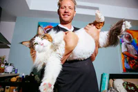 https://image.sistacafe.com/w200/images/uploads/content_image/image/180988/1471012754-largest-cat-nyc-samson-jonathan-zurbel-34.jpg