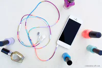 https://image.sistacafe.com/w200/images/uploads/content_image/image/1812/1430124265-DIY-How-To-Decorate-Headphones-Make-Colorful-Tech-Crafts.jpg