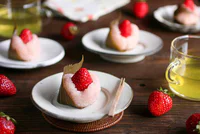 https://image.sistacafe.com/w200/images/uploads/content_image/image/181872/1471184477-AD-Cute-Japanese-Sweets-Wagashi-47.jpg