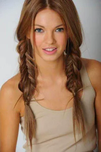 https://image.sistacafe.com/w200/images/uploads/content_image/image/18350/1437044702-Pigtail-Hairstyle.jpg